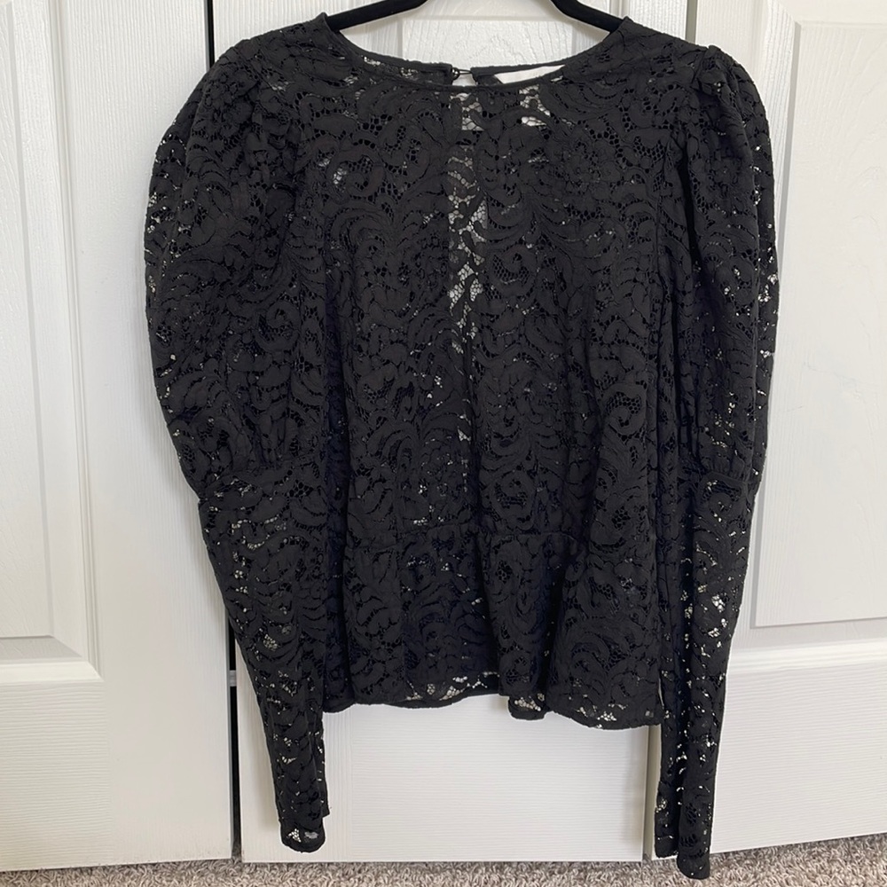 H&M Keyhole back lace top